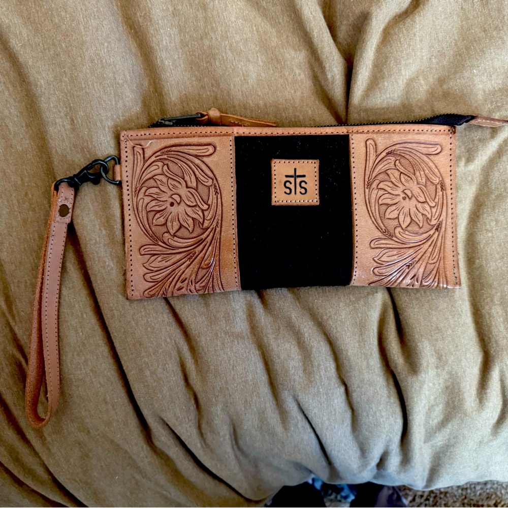 STS Ranchwear clutch